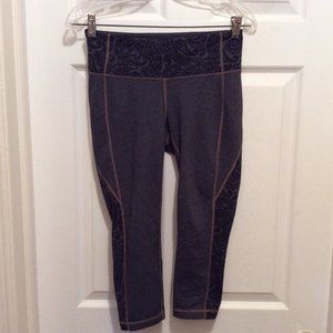 Athleta Cropped Leggings Gray Black Paisley Panels Taupe Stitching